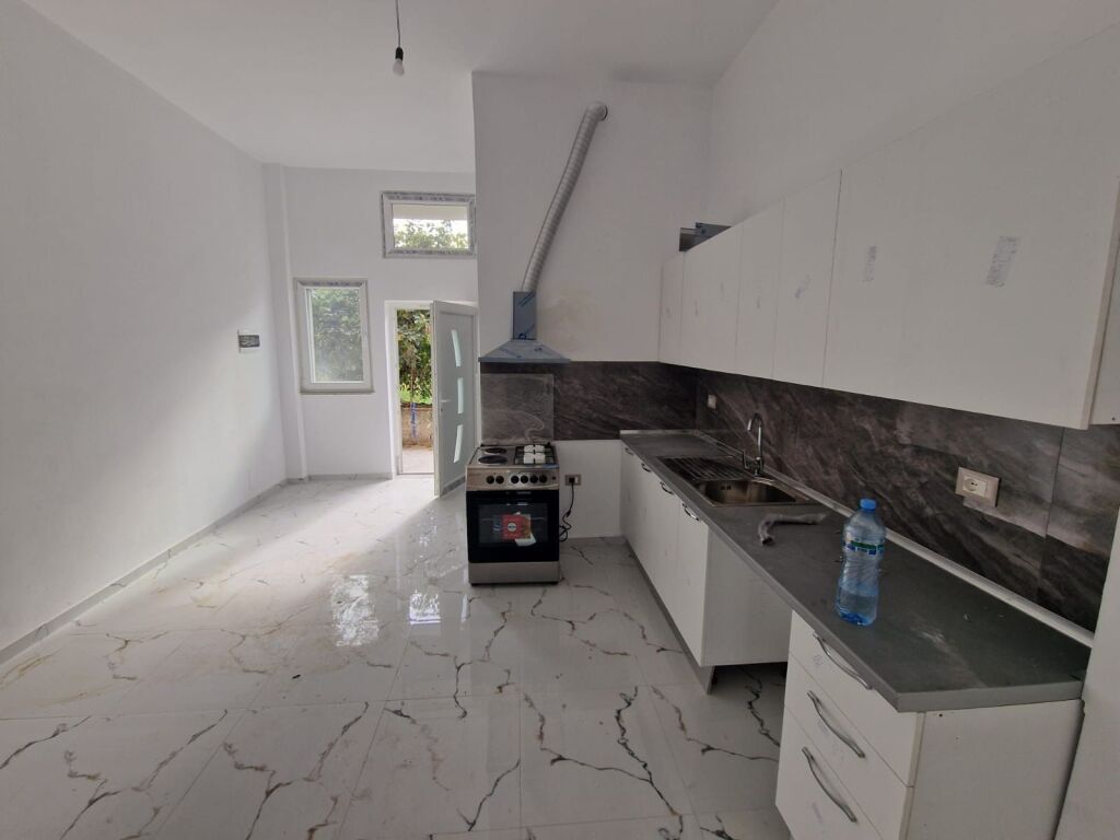 Jepet Me Qera Apartament 1+1+1 Ballkon