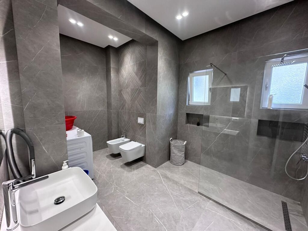 Qera Apartament 3+1+2 / Kopeshti Botanik