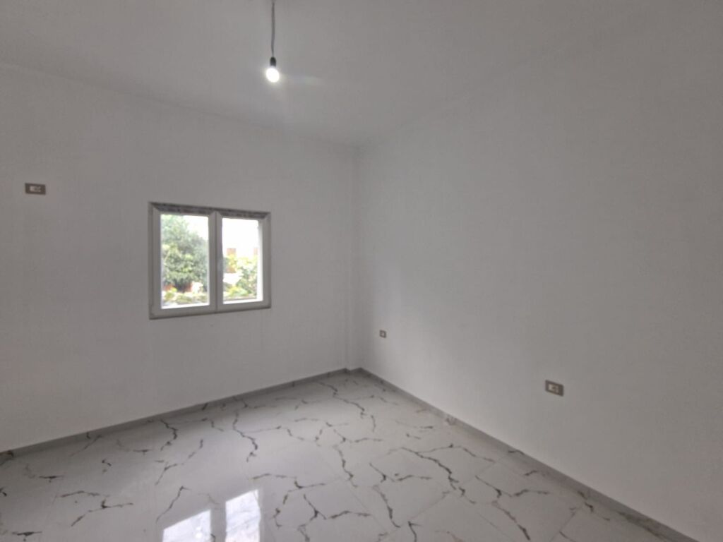 Jepet Me Qera Apartament 1+1+1 Ballkon