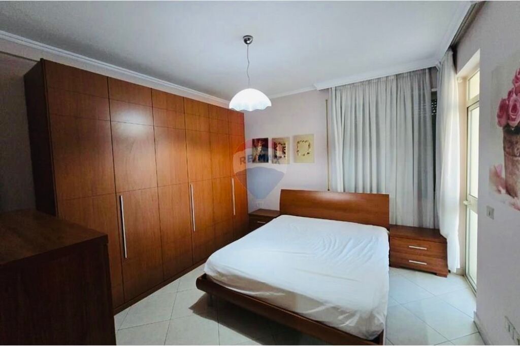 📍Appartamento 3+1+2 Comune di Parigi