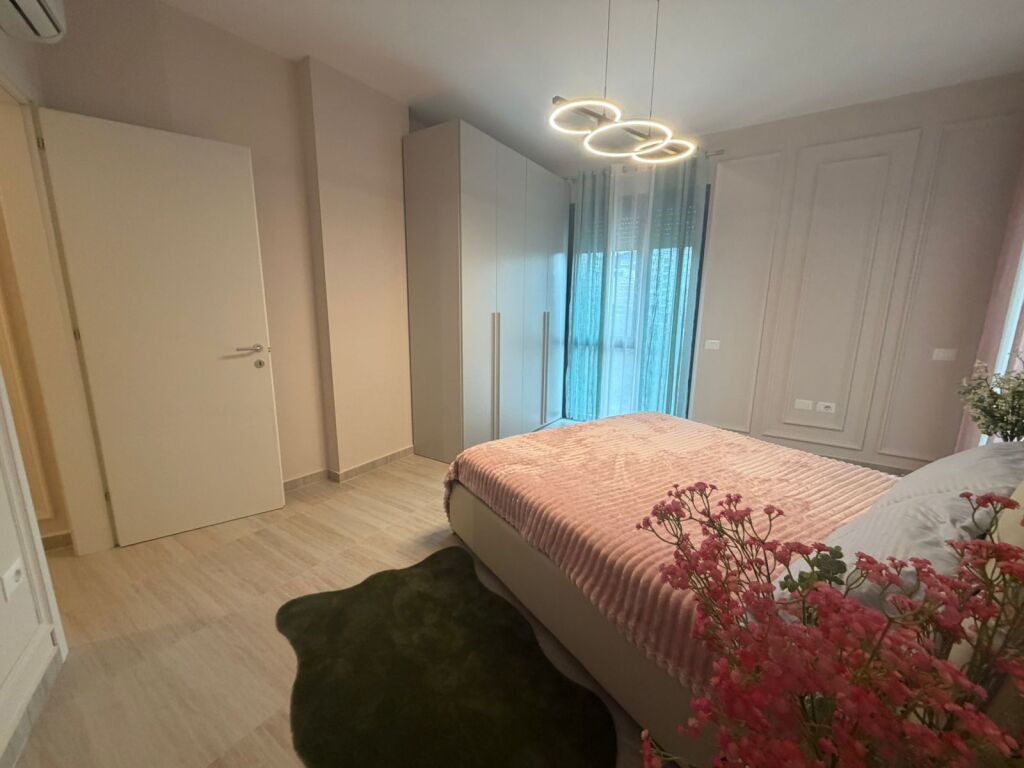 Shitet Apartament Premium ne Zonen e Liqenit te Thate
