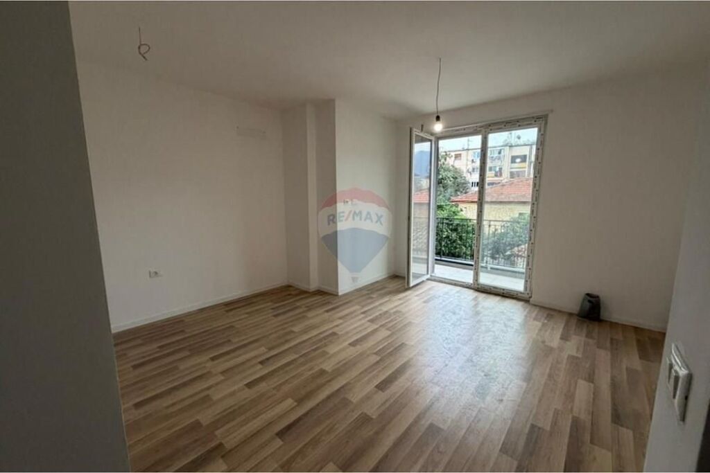 🏢 **Studio Apartament Fantastik për Shitje në Tiranë!**