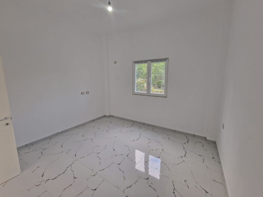 Jepet Me Qera Apartament 1+1+1 Ballkon