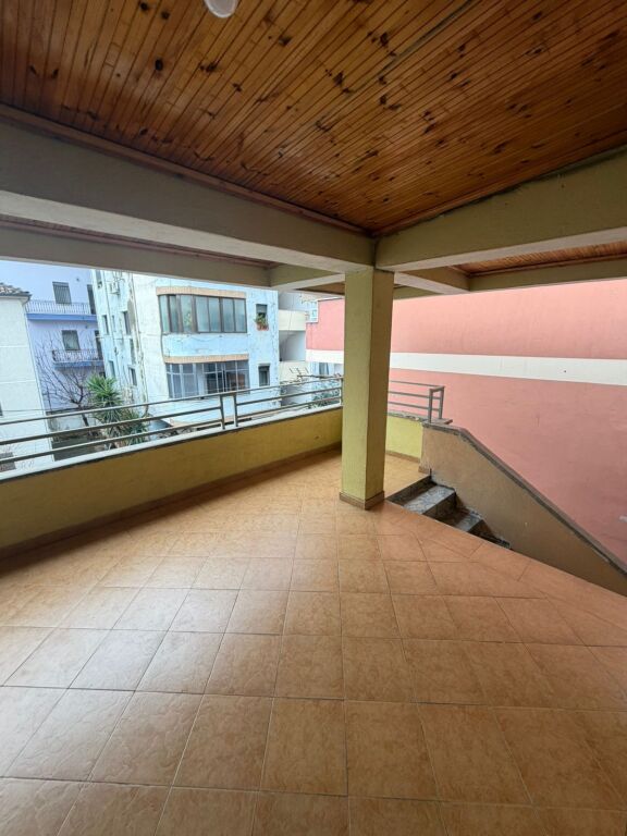 Jepet Me Qera Apartament 1+1+1 Ballkon