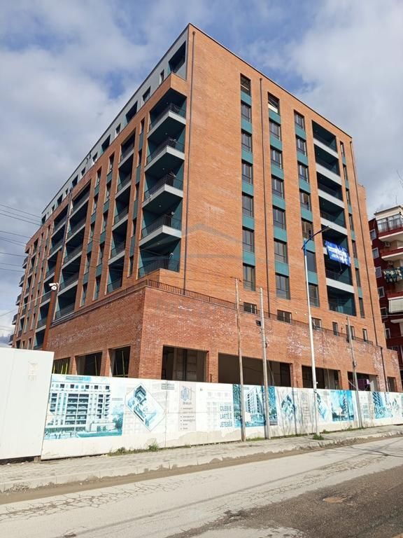 In vendita, Appartamento 2+1, Complesso 2N, Paskuqan, Tirana.