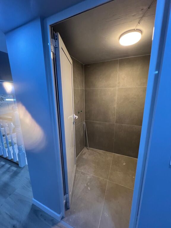 Jepet me qera ambienti i bizensit 2 katesh Duplex ne Univers City, i sapoinvestuar, Pallat i ri