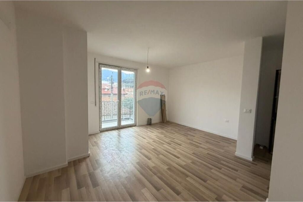 🏢 **Studio Apartament Fantastik për Shitje në Tiranë!**