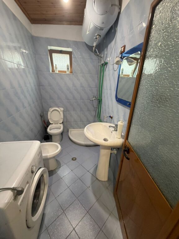 Jepet Me Qera Apartament 1+1+1 Ballkon