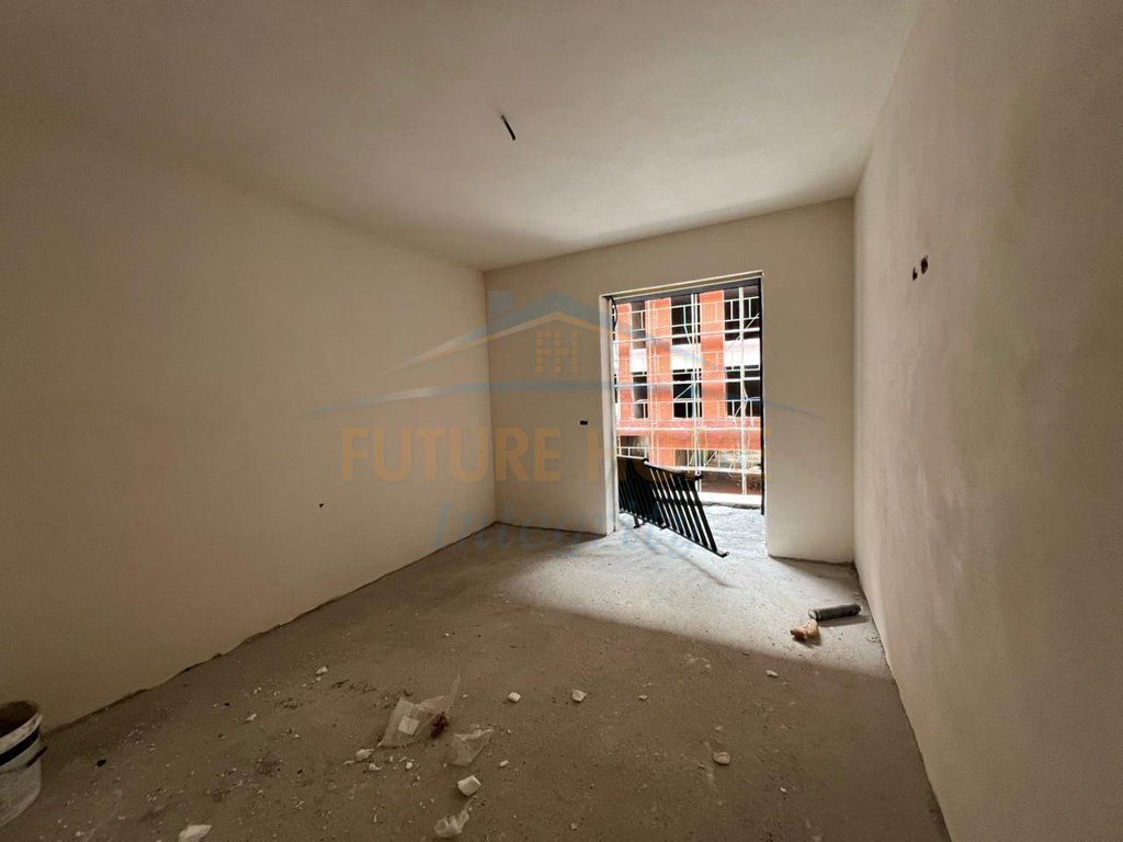 Shitet, Apartament 2+1+2, Bridge Side Residence, Tiranë.