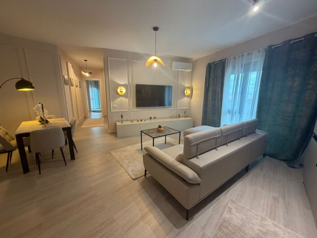 Shitet Apartament Premium ne Zonen e Liqenit te Thate