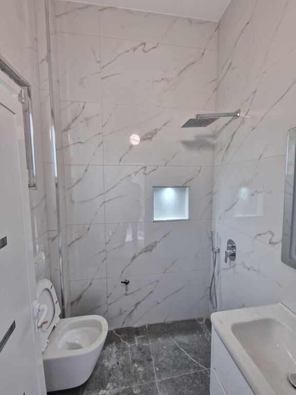 Jepet Me Qera Apartament 1+1+1 Ballkon