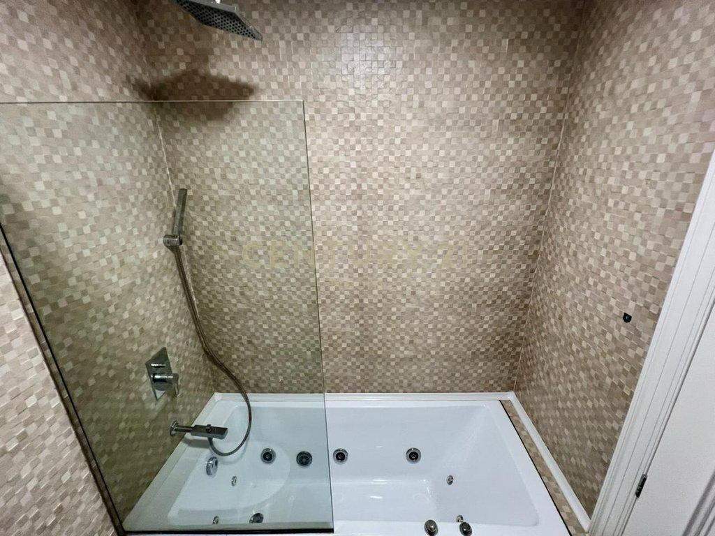 Qera - Apartament 2+1+2+Parking  - Liqeni i Thate