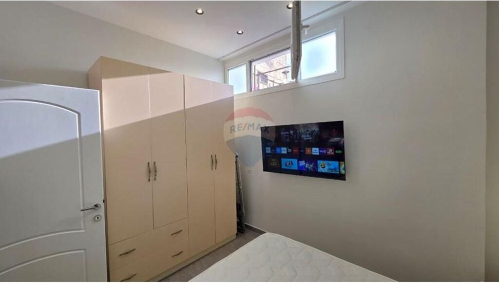 Apartament 1+1 me Qira – Zona Topana, Vlorë