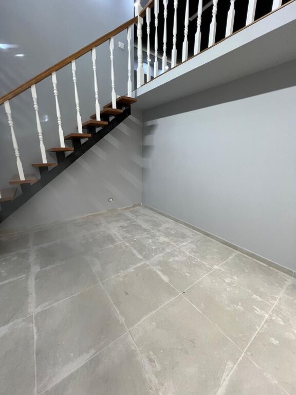 Jepet me qera ambienti i bizensit 2 katesh Duplex ne Univers City, i sapoinvestuar, Pallat i ri