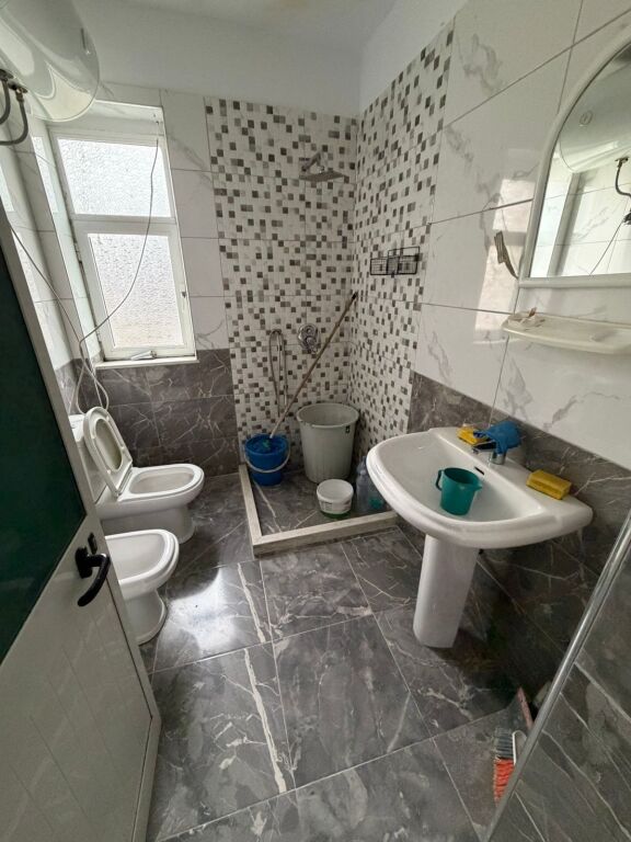 Jepet me qira 1+1 Prane Pallatit me Shigjeta 500€