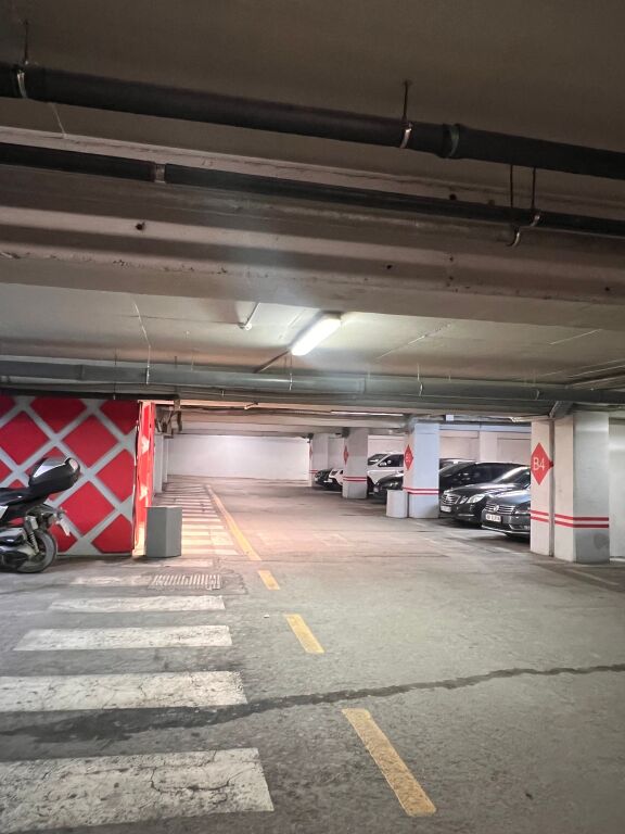 2 posti auto in vendita