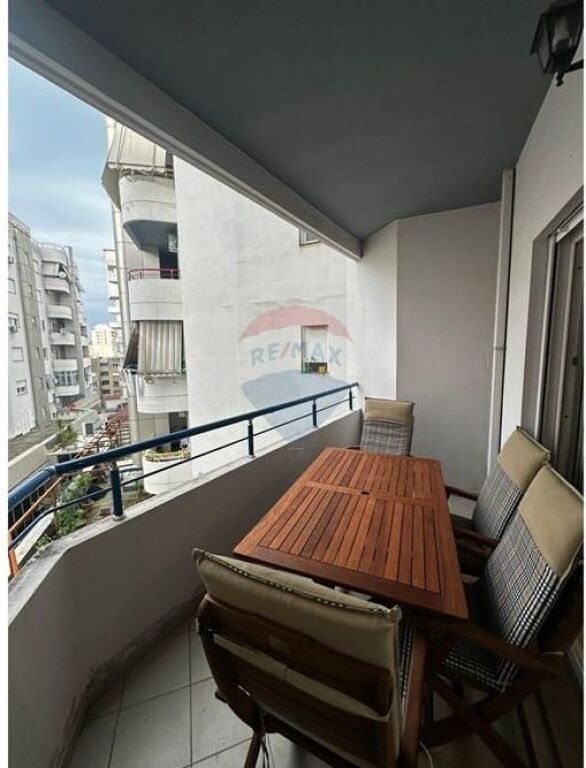 Apartament 2+1+2 me Qira – Bulevardi Ismail Qemali, Vlorë