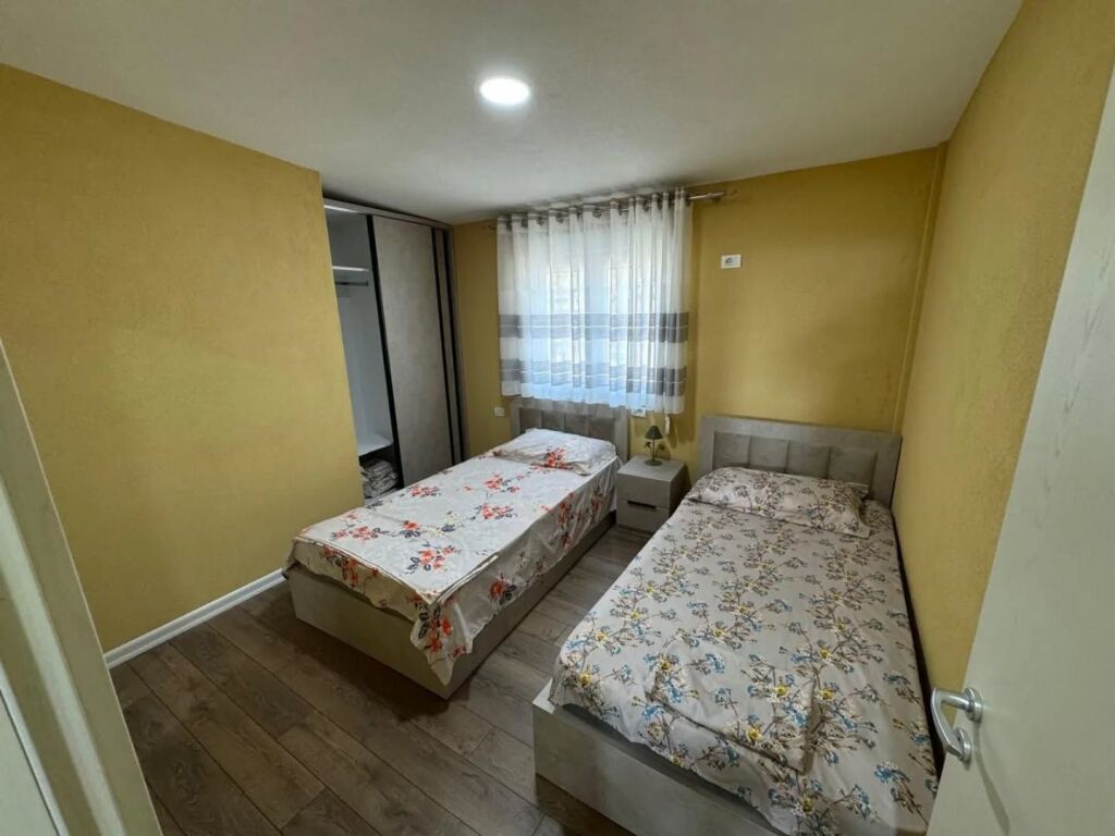 Papafingo 2+1+verande per shitje – vetëm 100 m nga deti, Golem