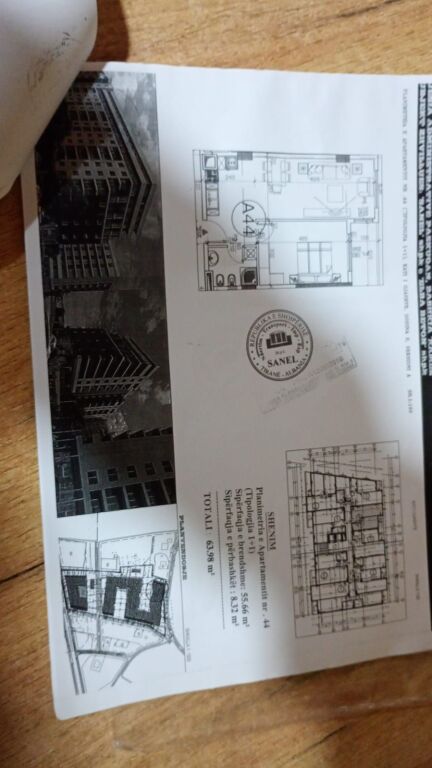 Shitet Apartament - Paskuqan