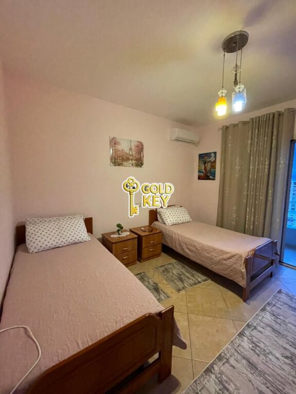 🏡 APARTAMENT ME QERA 2+1 + 2 BANJO + 2 BALLKONE + TARRACË – Pranvera, Durrës