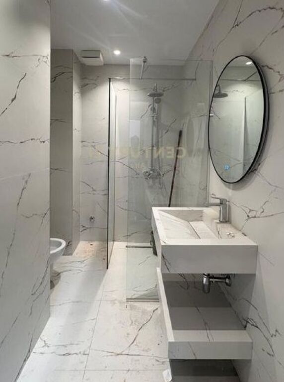 Vendesi in vendita appartamento 1+1 nel Complesso Xheluks