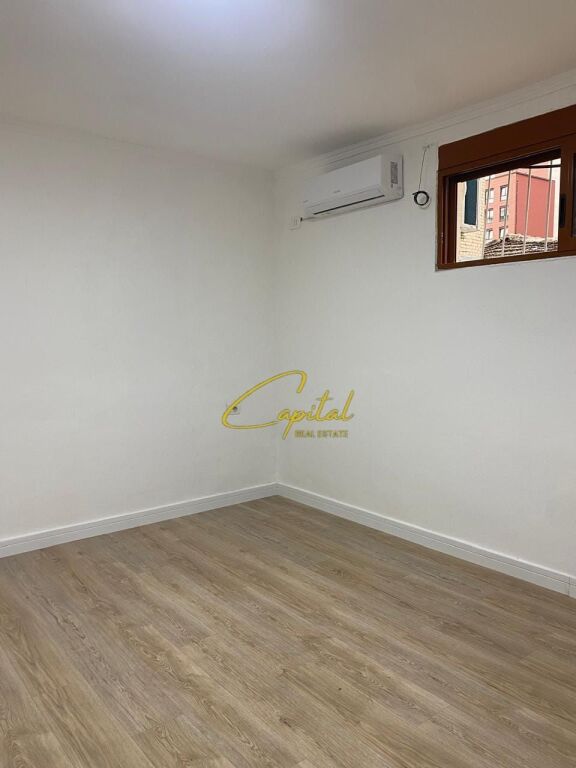 AMBIENT BIZNESI ME QIRA 30 M2 MYSLYM SHYRI 37.000 LEKE