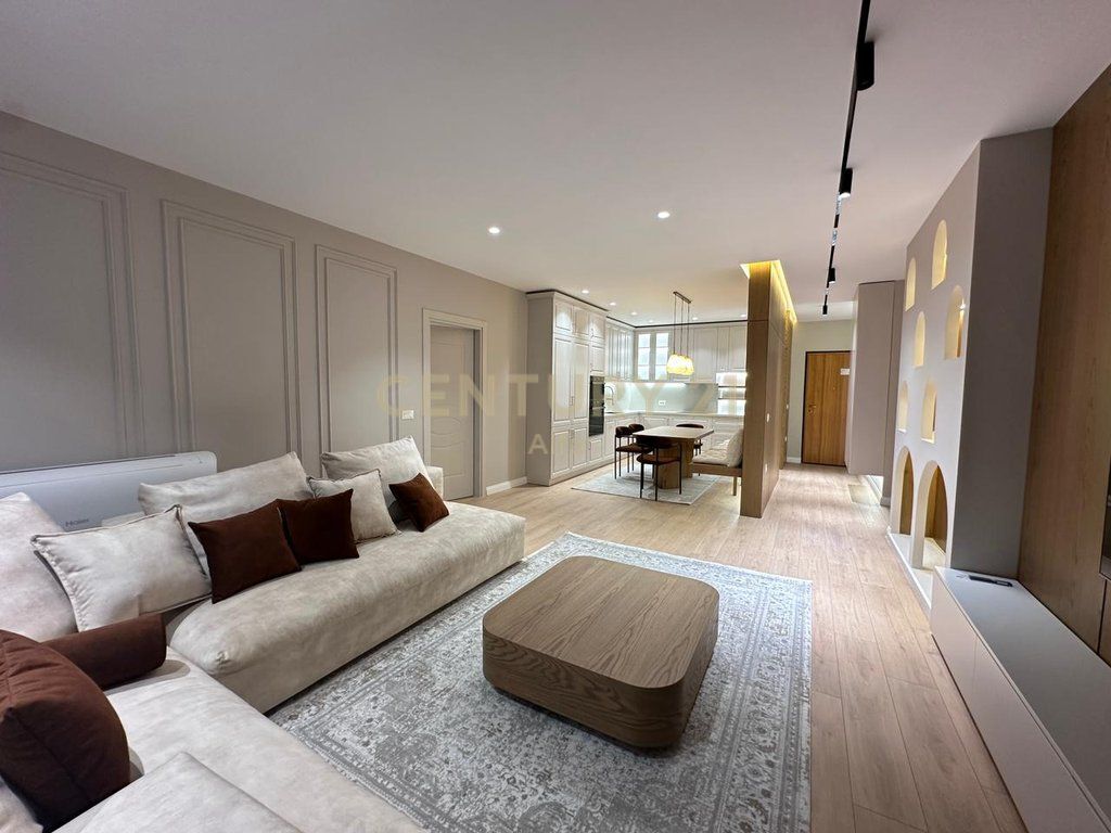 APARTAMENT 3+1 ME QIRA TEK RRUGA E KOSOVARVE