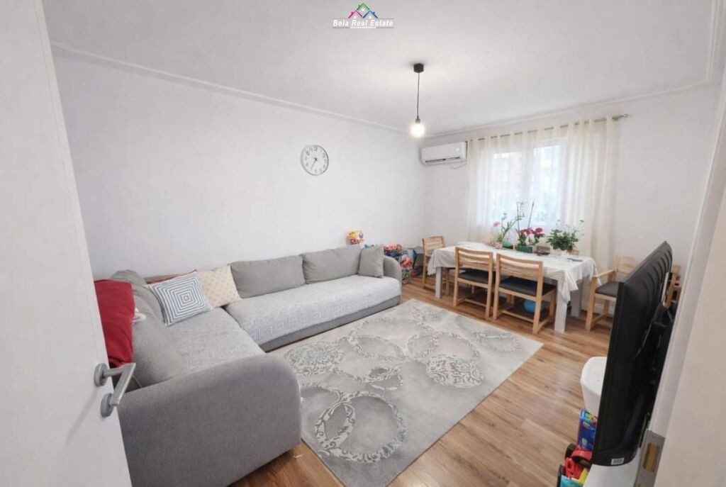 Apartament Ne Shitje 2+1 Tek Ish Parku (ID B121209) Tirane