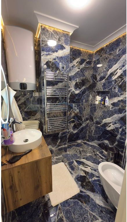 Shitet,apartament 2+1+2+ 2 poste parkimi,Rruga e bogdaneve