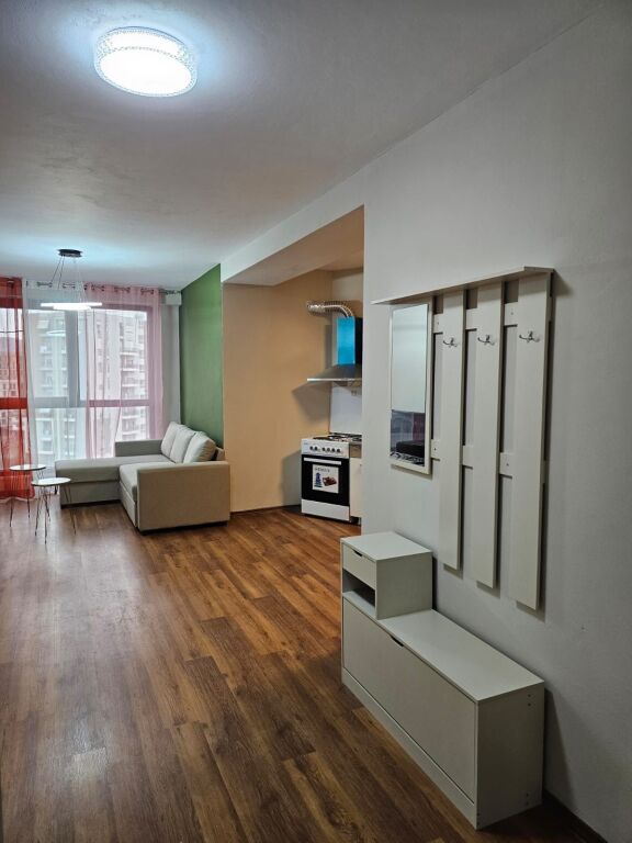 Jepet Me Qera Apartament 1+1+1 Ballkon