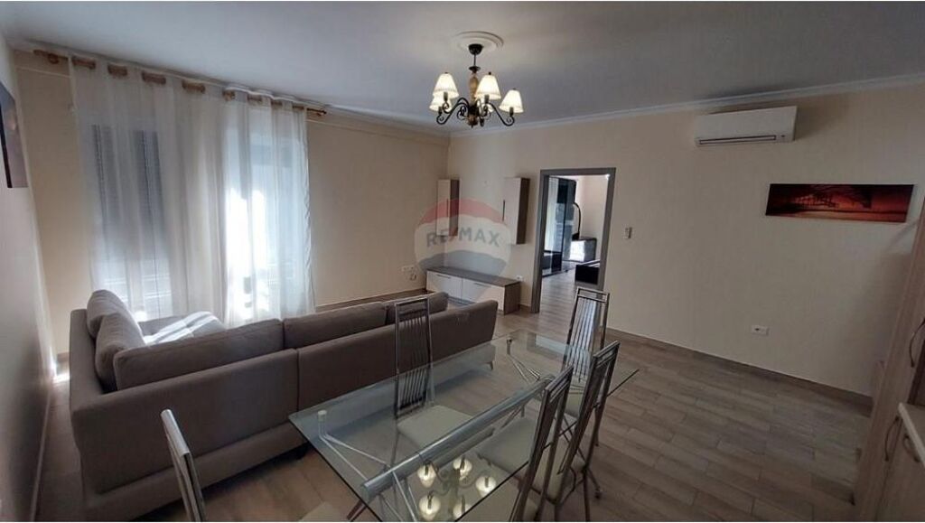 APARTAMENT 1+1 PER QIRA TE RR.DIBRES PRANE QSUT-se !