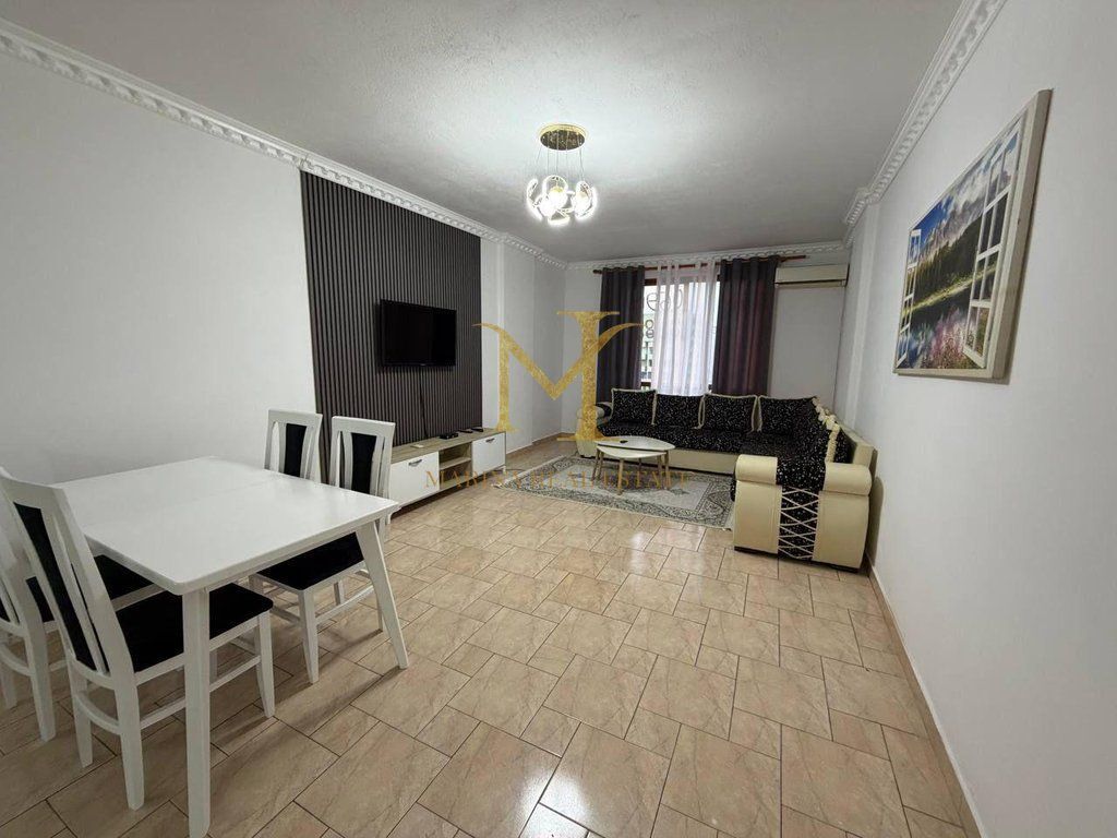 JEPET ME QERA APARTAMENT 1+1 PRANE SHKOLLES BAJRAM CURRI !