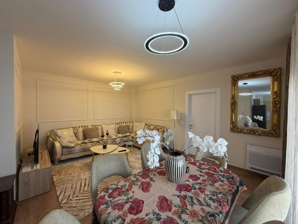 Appartamento 2+1+Parcheggio in affitto a Akses Tirana vicino a Casa Italia.