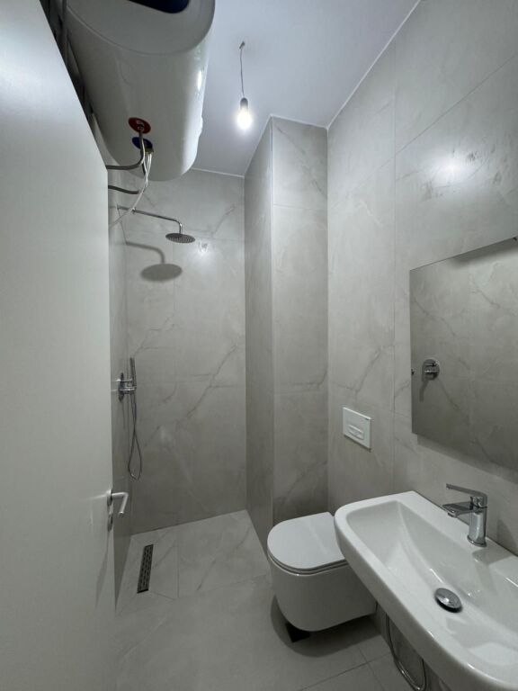 🏢In the Ali Demi area, Rezidenca Kadiu offers for rent a 1+1 apartment, newly furnished 450Euro