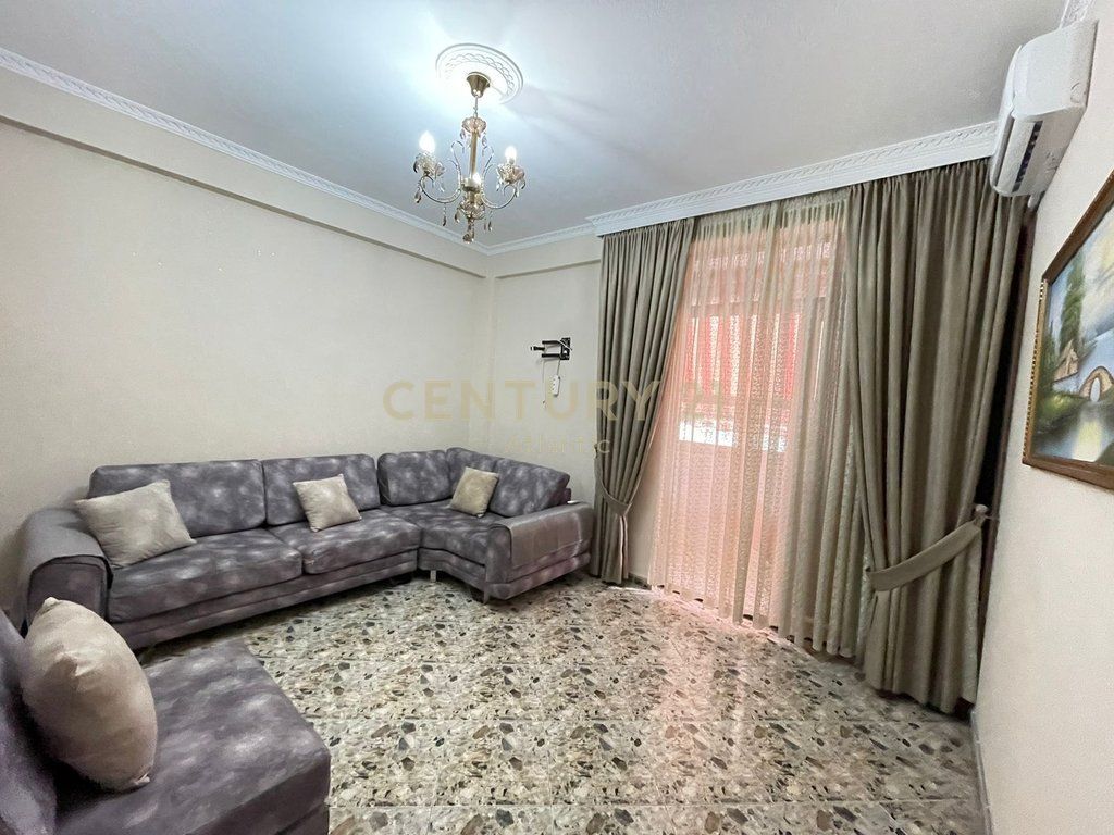 Jepet Apartament me qira 3+1+2t+2ballkone ne Pazh Iliria, Durres!