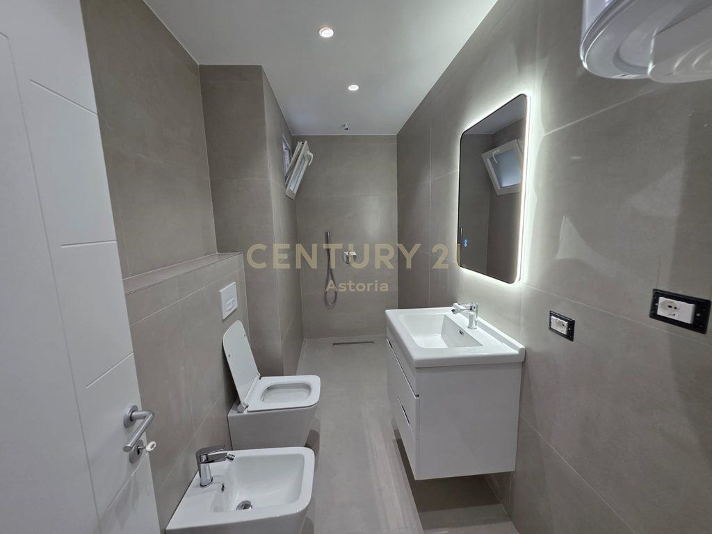 Apartament 2+1 per shitje te Oxhaku