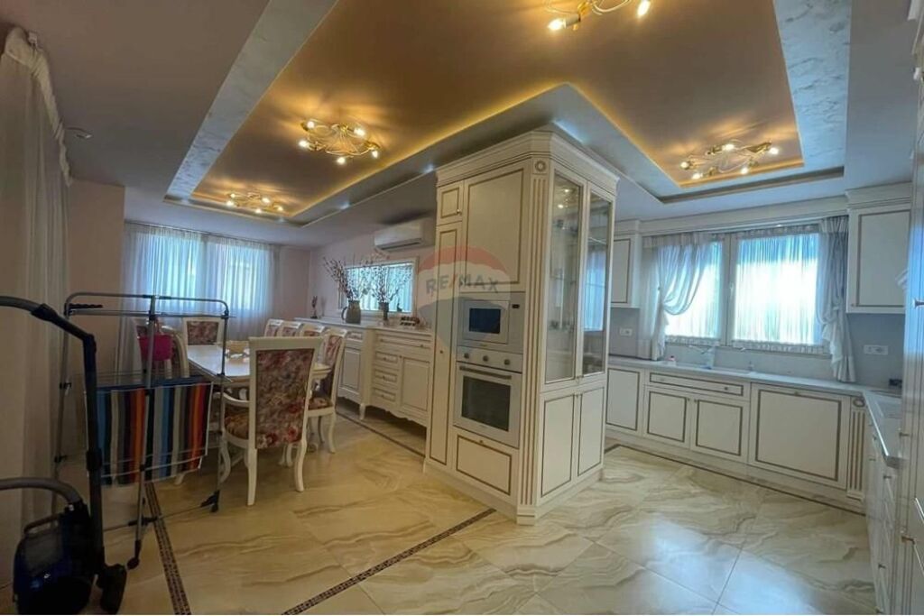 Penthouse 4+1+2 Zoological Garden