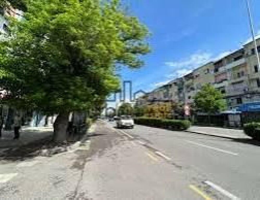 Appartamento 1+1+Balcone In Affitto a 21 Dhjetori !