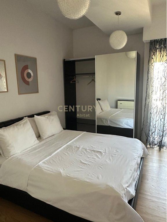 Appartamento di lusso di 190 m² in affitto nella zona del Complesso Nobis, vicino al Lago Artificiale di Tirana.