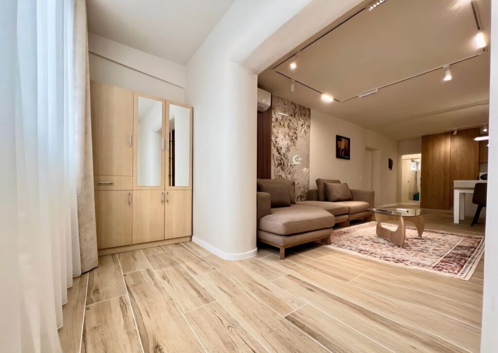 Apartment 2+1 for rent with parking space, Irfan Tomini Street