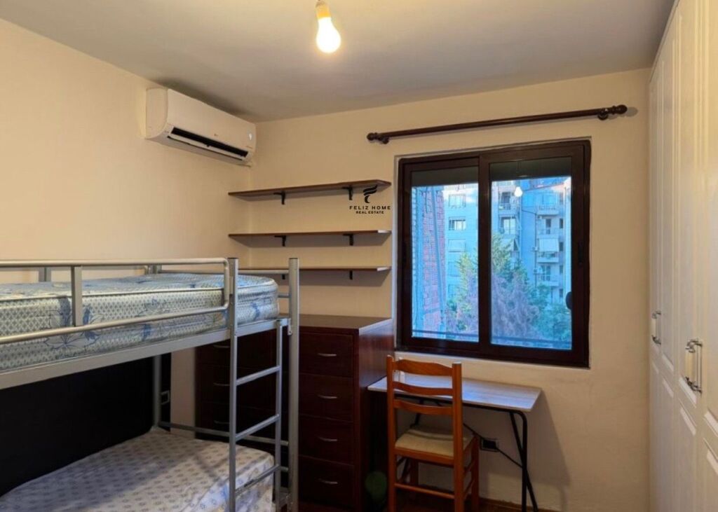 APARTAMENT ME QERA 1+1 RRUGA E DIBRES 40.000 LEKE