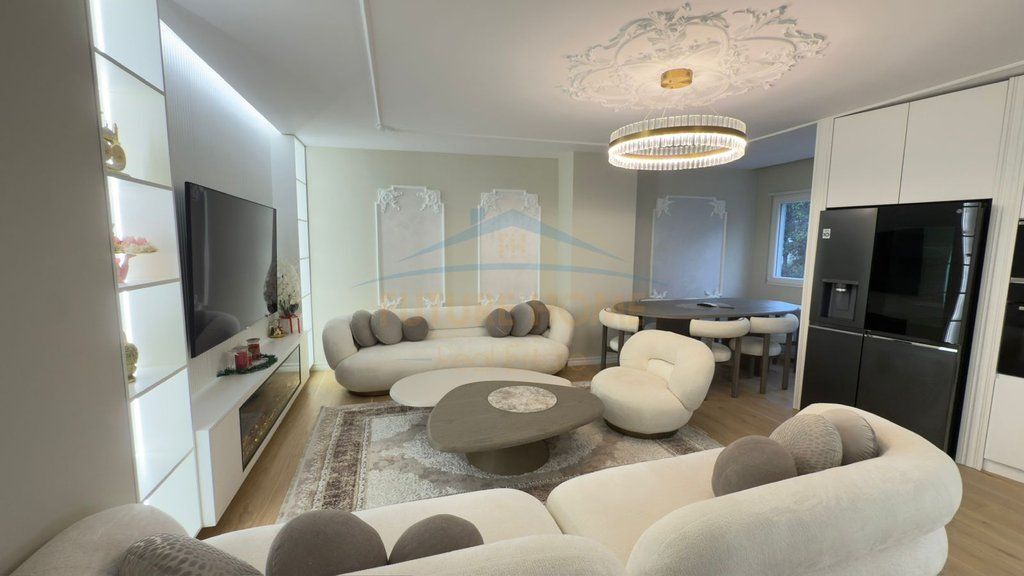 IN VENDITA APPARTAMENTO 2+1+2+2 POSTI AUTO, VIA DEI BOGDANE Empire64097