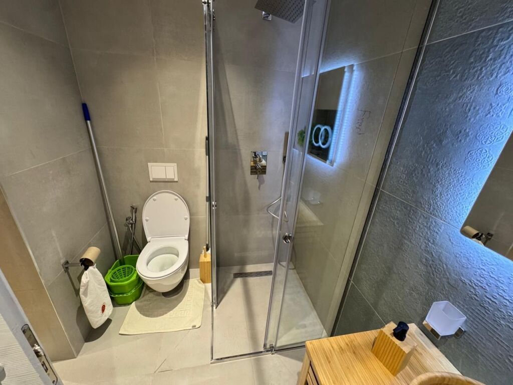 1+1,appena arredato, vicino al giardino botanico, 900 euro