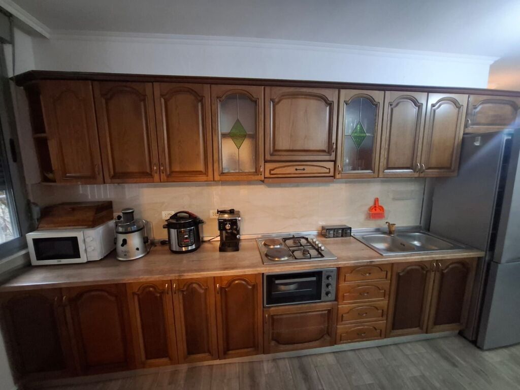 Affittasi appartamento 2+1 presso Shkembi i kavajes