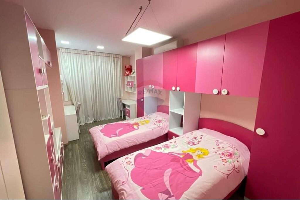 Penthouse 4+1+2 Zoological Garden