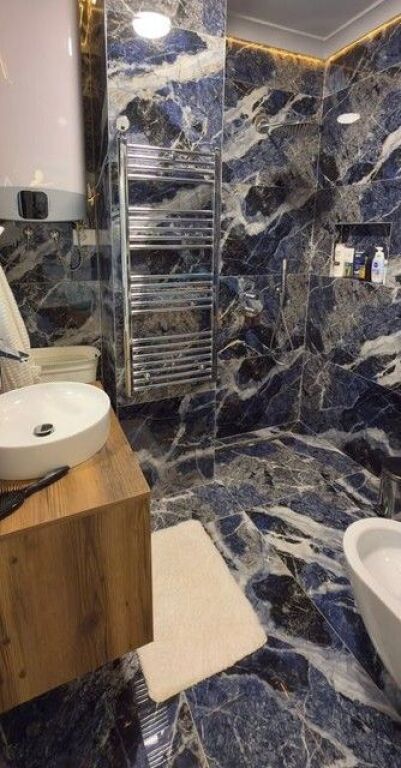 Shitet,Apartament Luksoz 2+1+2 Poste Parkimi, Rruga e Bogdanëve, Tiranë