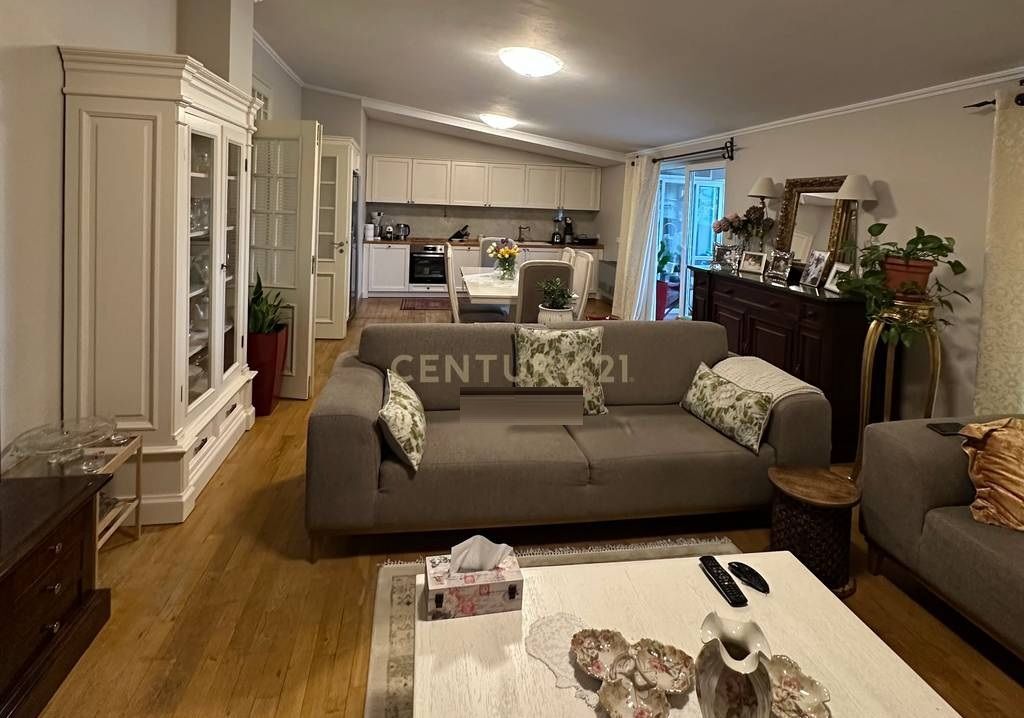 Attico in vendita Lago di Tirana