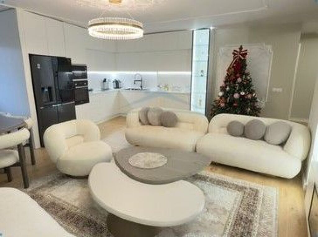 In vendita, Appartamento di lusso 2+1+2 posti auto, Via Bogdaneve, Tirana