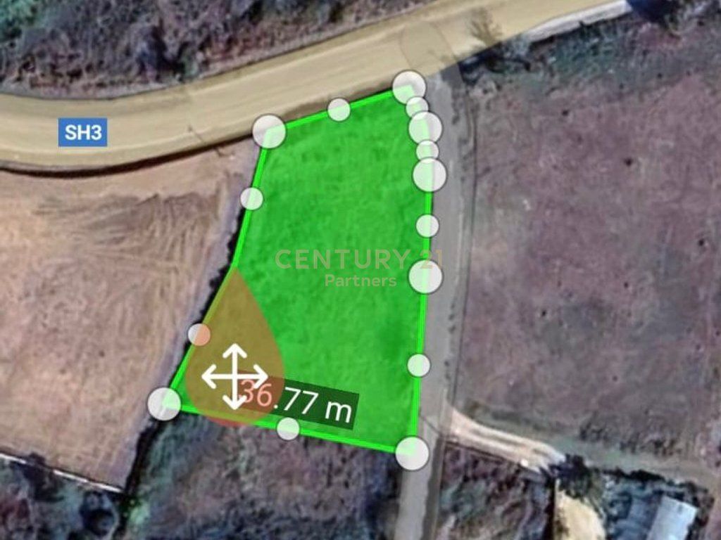 SHITET TOKË 700 M² NË BËRZHITË ME SUPER AKSES