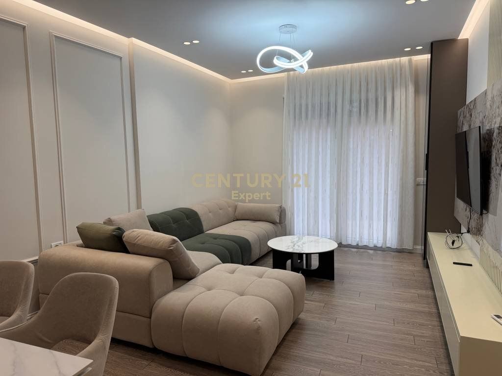 APARTAMENT 2+1 ME POST PARKIMI PER QIRA NE ROSE GARDEN! 1,200 € /Muaj